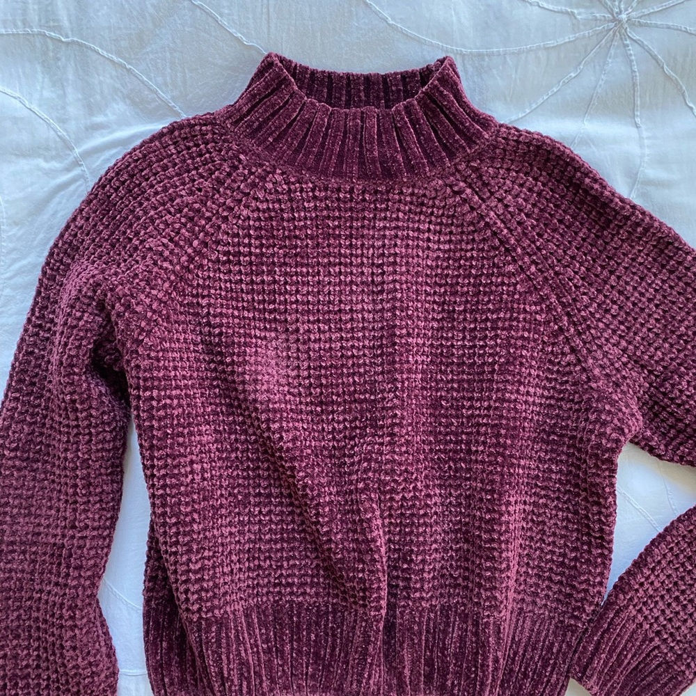 H&M Plum Plush Mock-Neck Sweater Size M